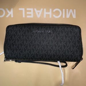 Michael Kors Black Jet Set Travel Continental